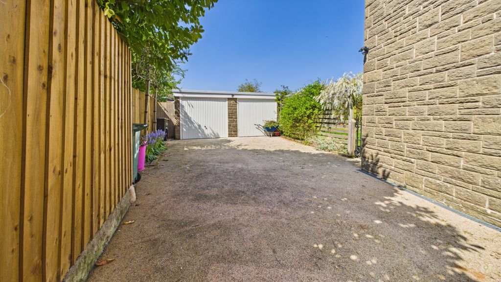 5 bed house for sale in Beaufort Gardens, South Petherton  - Property Image 22