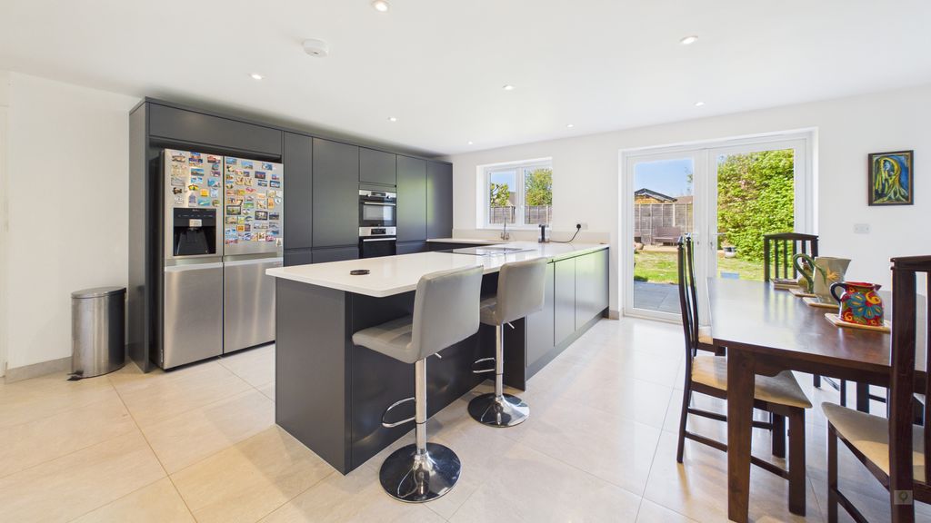 5 bed house for sale in Beaufort Gardens, South Petherton  - Property Image 5