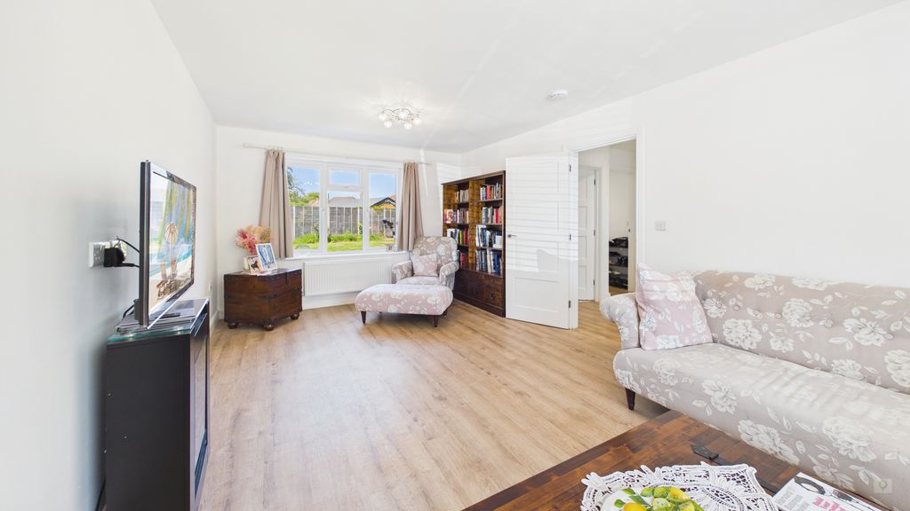 5 bed house for sale in Beaufort Gardens, South Petherton  - Property Image 4