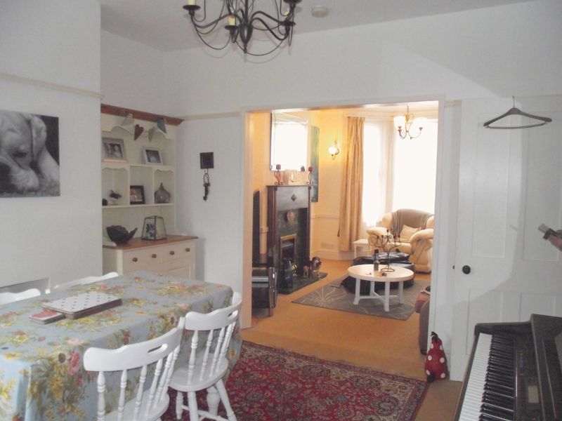 3 bed house to rent in Huish, Yeovil  - Property Image 4