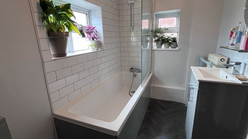 3 bed house to rent in Huish, Yeovil 6