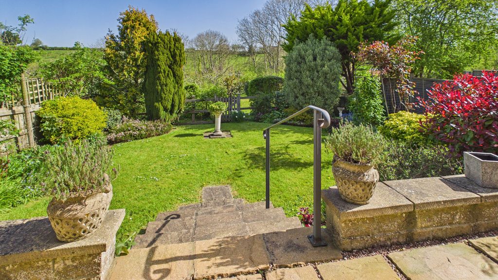 3 bed house for sale in North Street, South Petherton  - Property Image 8