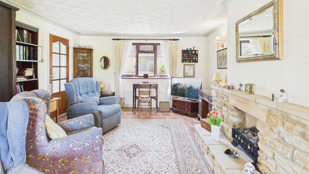 3 bed house for sale in North Street, South Petherton 1