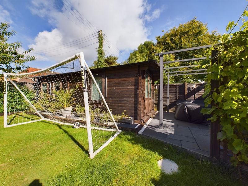 3 bed house for sale in Montacute Road, Yeovil 12