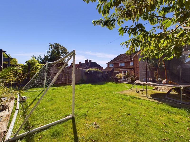 3 bed house for sale in Montacute Road, Yeovil 14