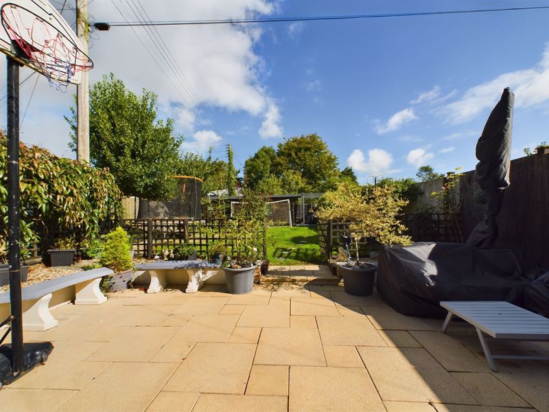 3 bed house for sale in Montacute Road, Yeovil 16