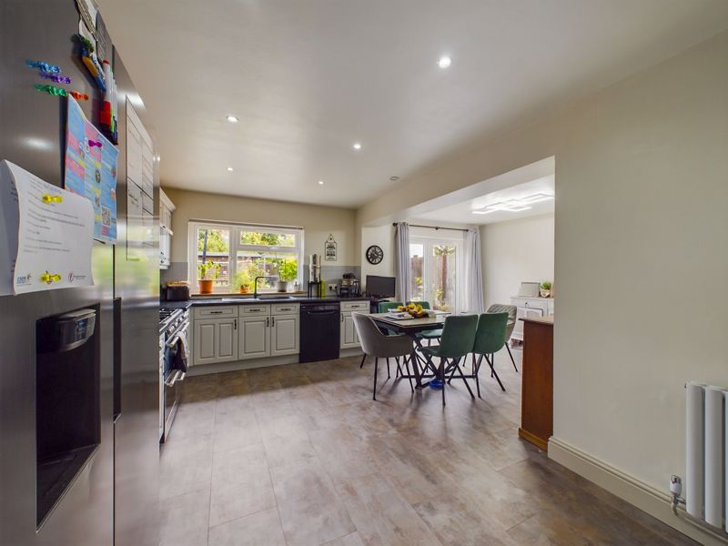 3 bed house for sale in Montacute Road, Yeovil 4