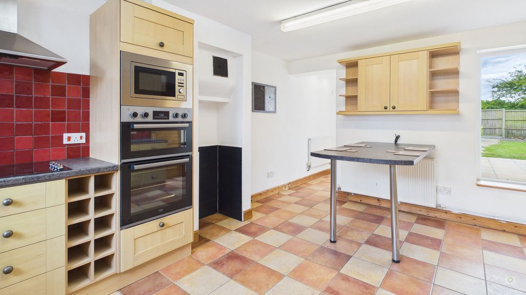 4 bed house to rent in Witcombe Lane, Martock 9