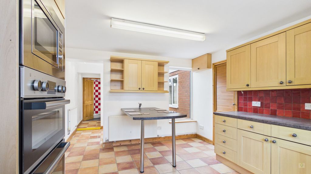 4 bed house to rent in Witcombe Lane, Martock 10