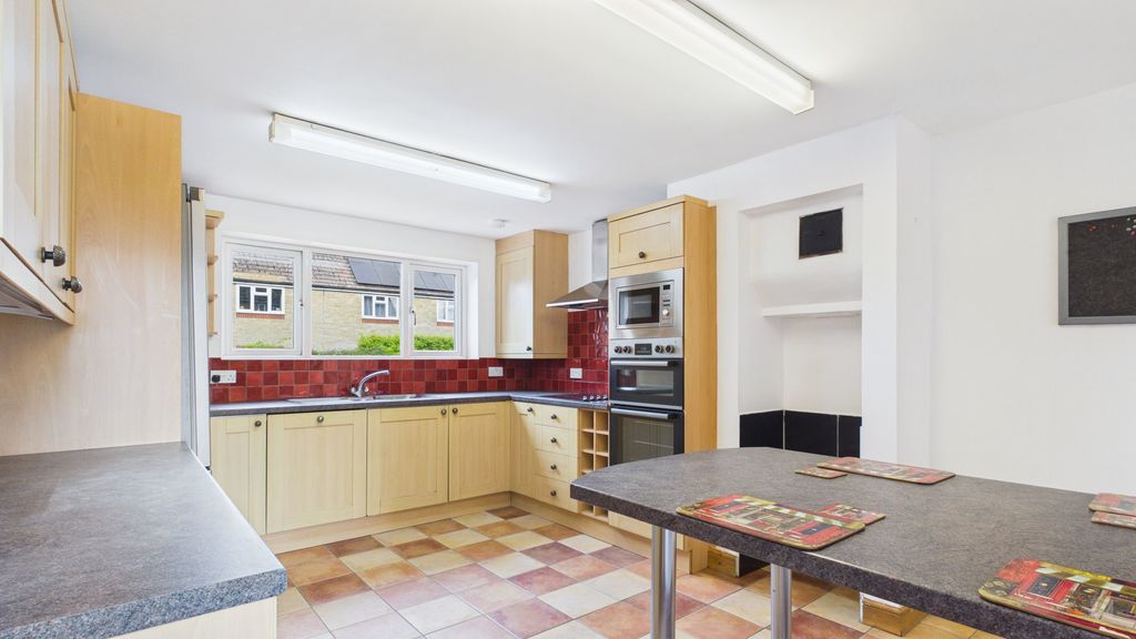 4 bed house to rent in Witcombe Lane, Martock  - Property Image 4