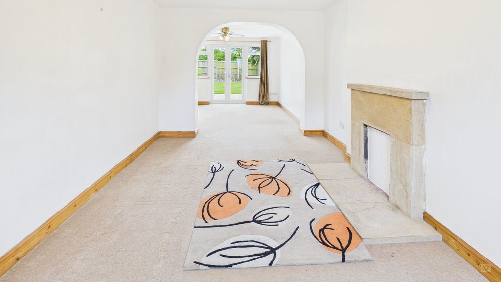 4 bed house to rent in Witcombe Lane, Martock 1