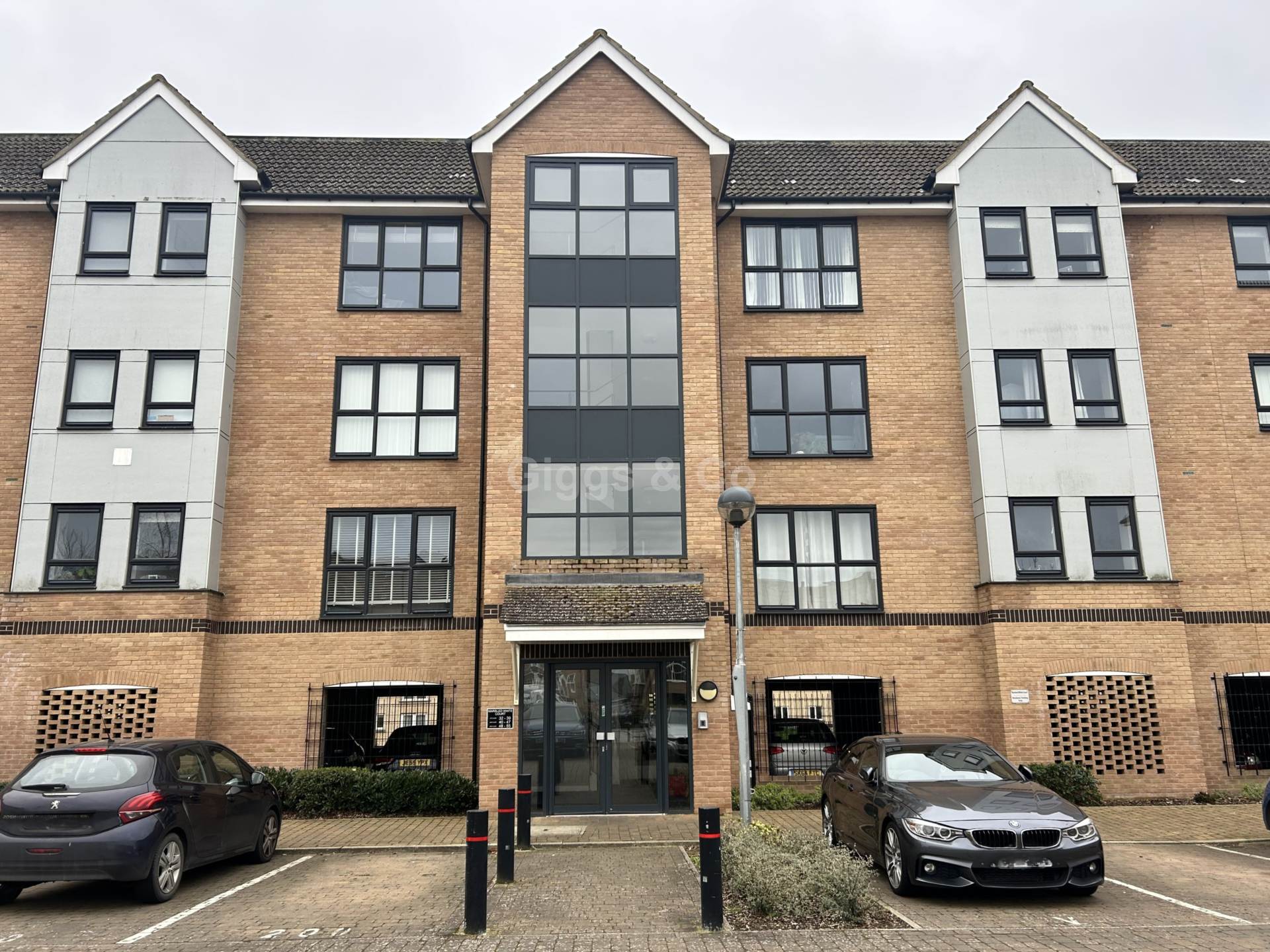 2 bed flat to rent in Marbled White Court, St Neots, PE19