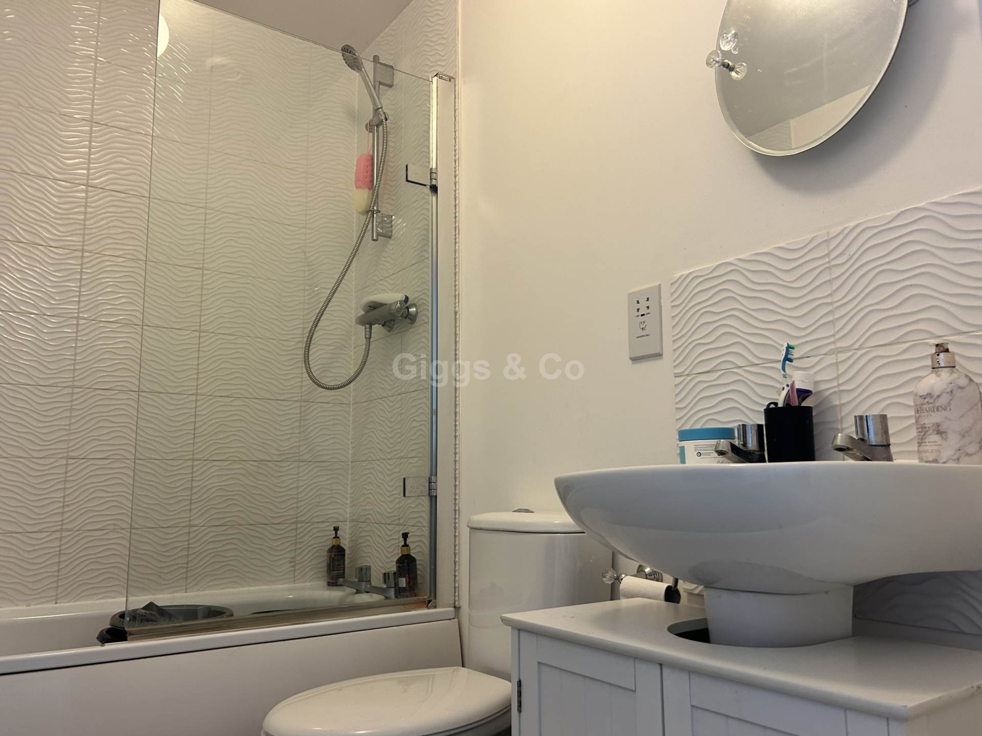 2 bed flat to rent in Marbled White Court, St Neots  - Property Image 5