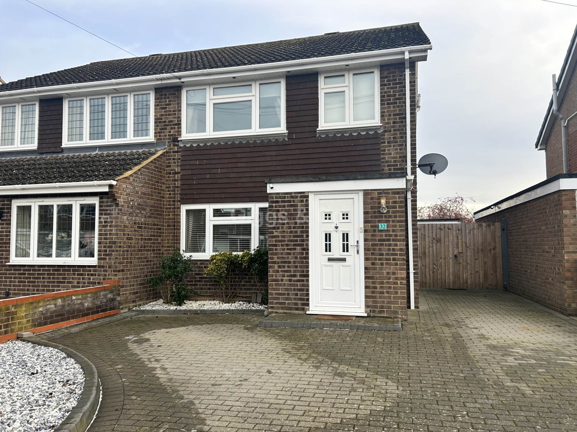 3 bed semi-detached house to rent in Brook Road, St Neots  - Property Image 1