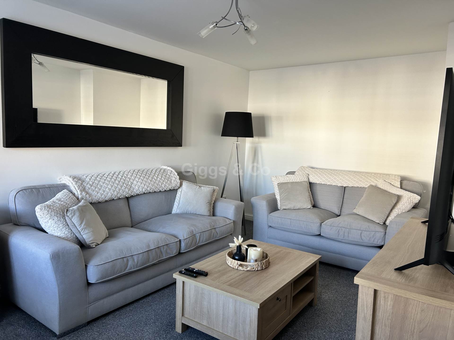 3 bed semi-detached house to rent in Brook Road, St Neots 1