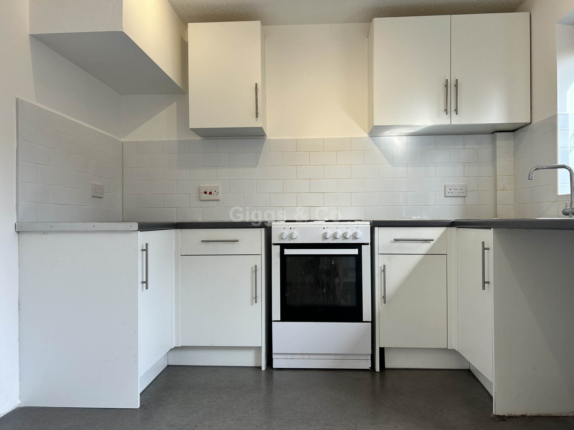 3 bed terraced house to rent in Rookery Road, Bedford  - Property Image 4