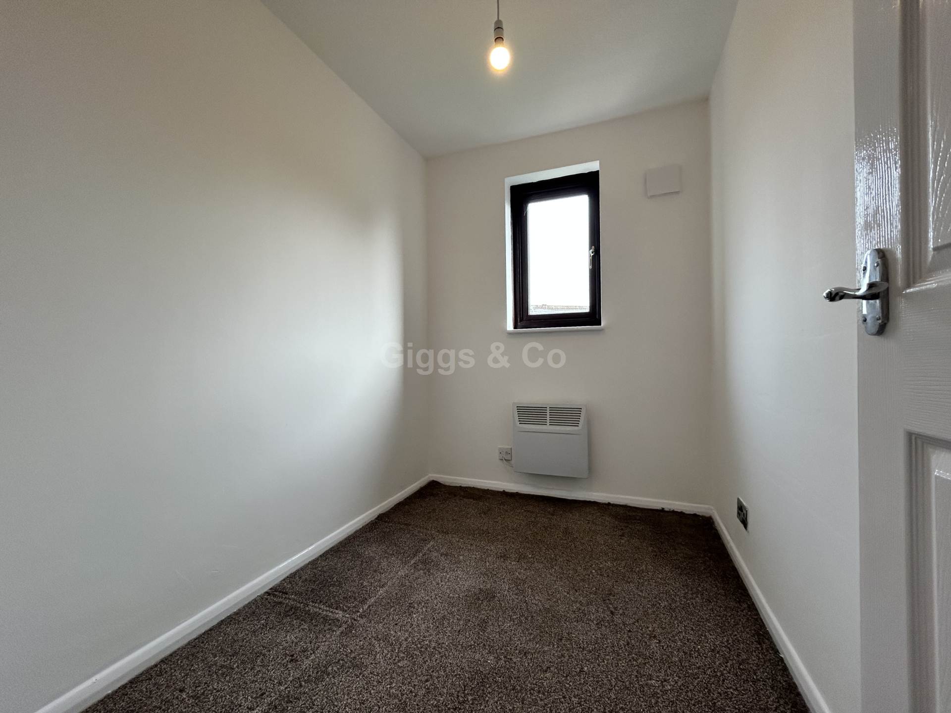 3 bed terraced house to rent in Rookery Road, Bedford 9