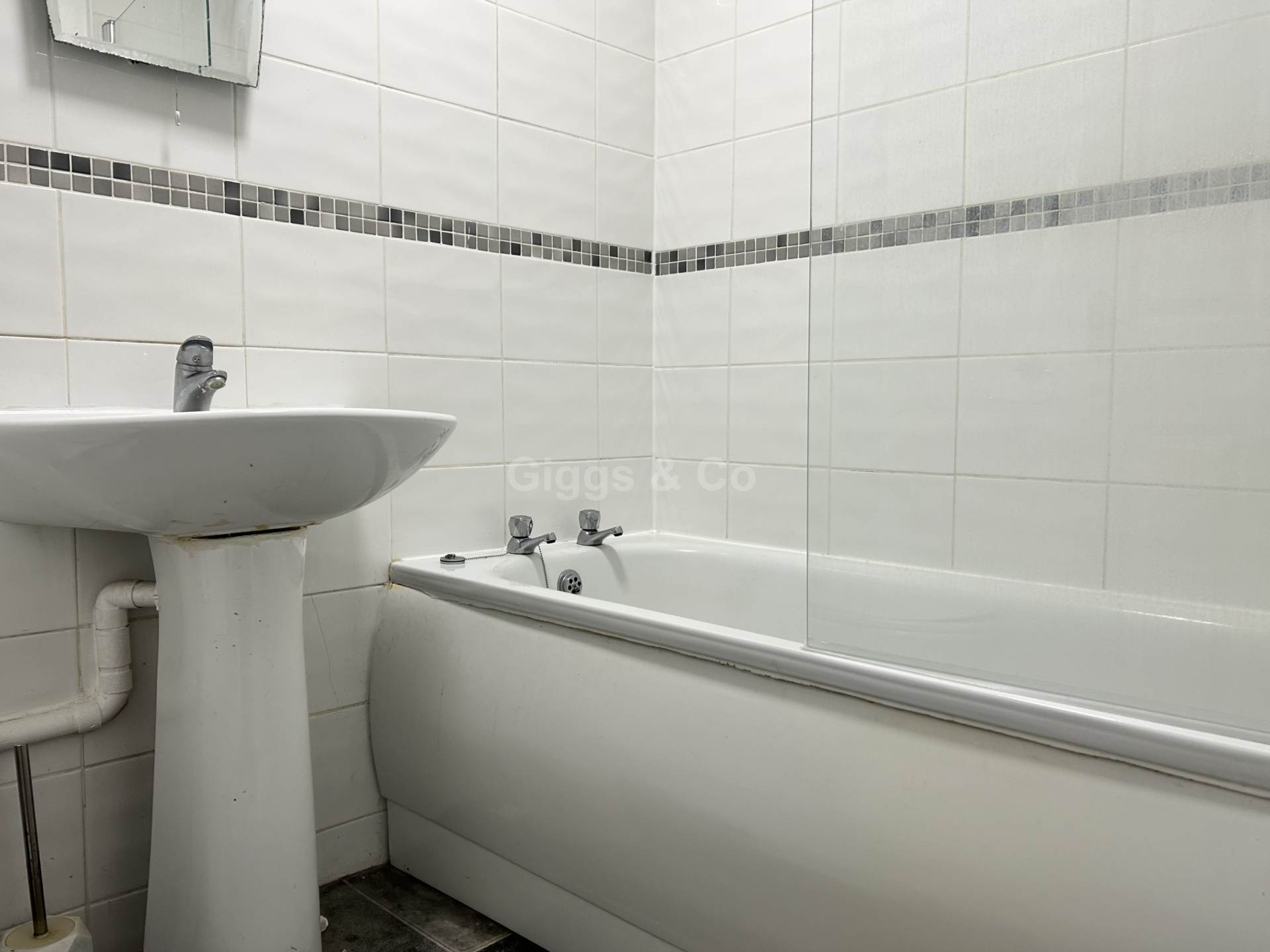 3 bed terraced house to rent in Rookery Road, Bedford  - Property Image 11