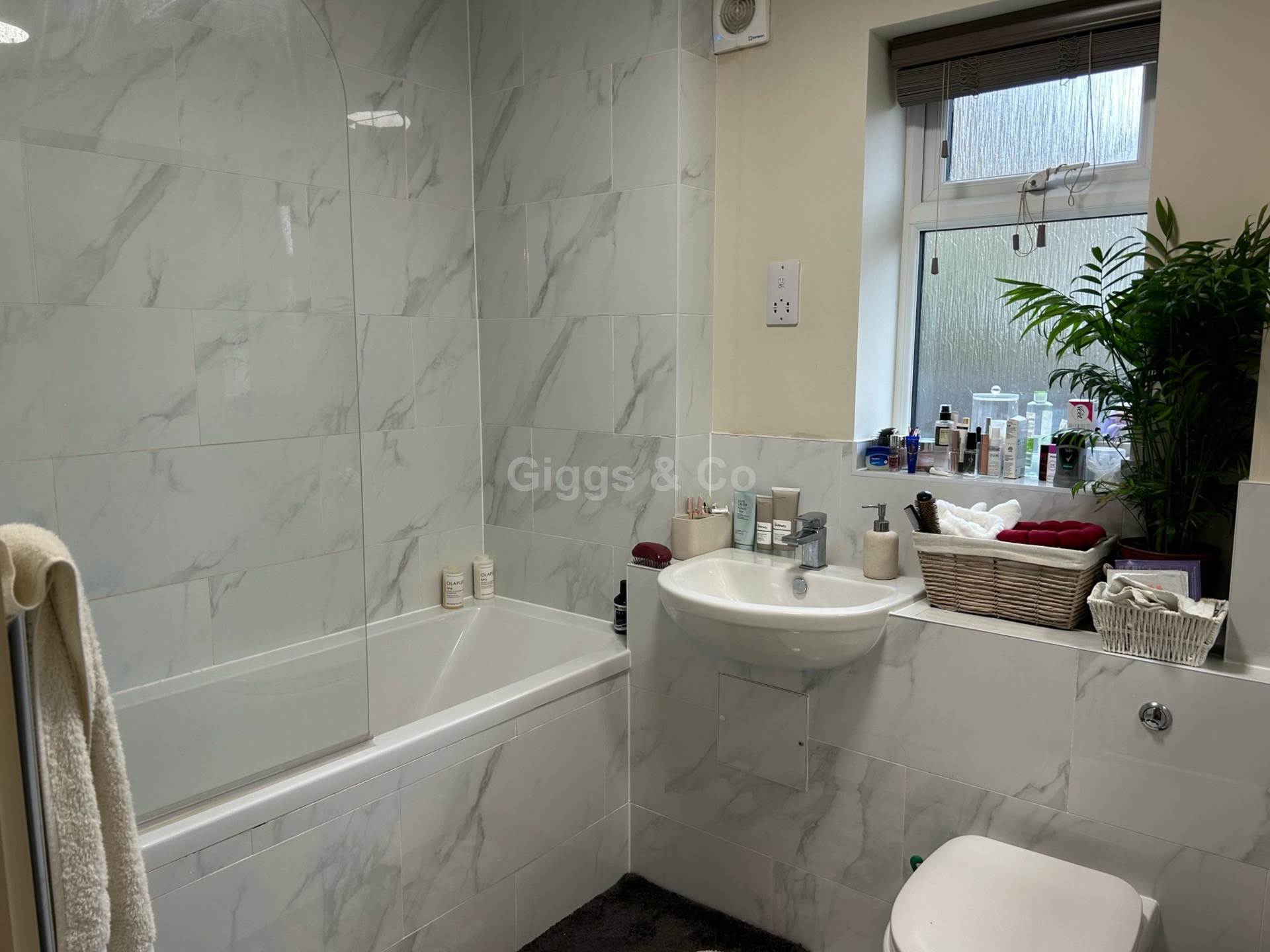 2 bed flat to rent in Hopbine Yard, East Street, St Ives  - Property Image 8