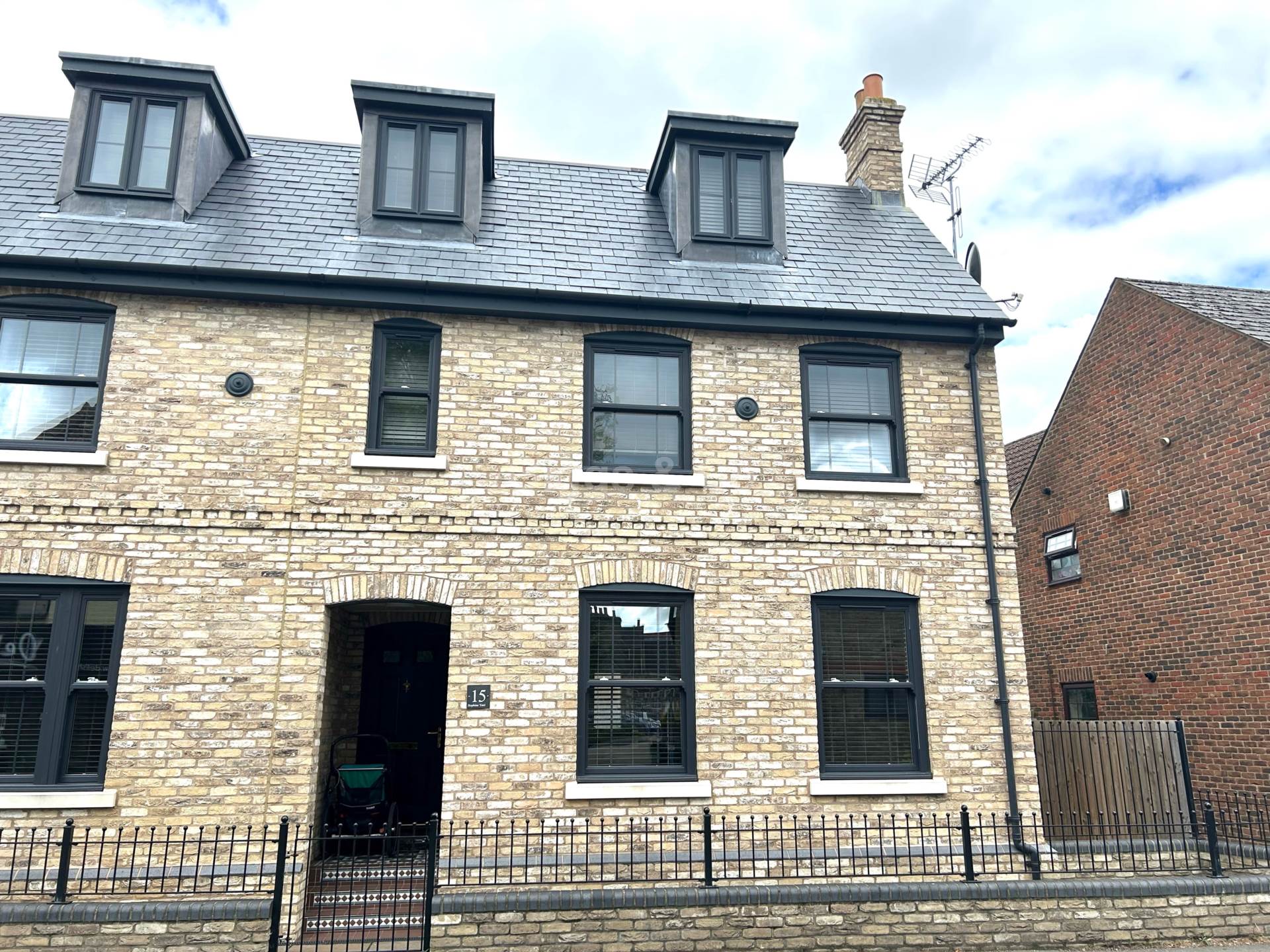 2 bed flat to rent in Hopbine Yard, St Ives  - Property Image 1