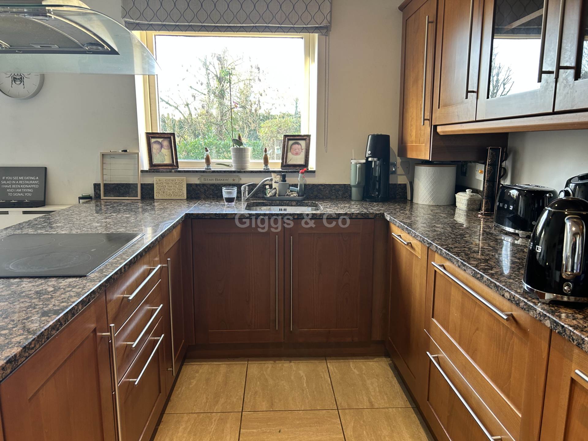 3 bed town house to rent in Addington Walk, St Neots 2