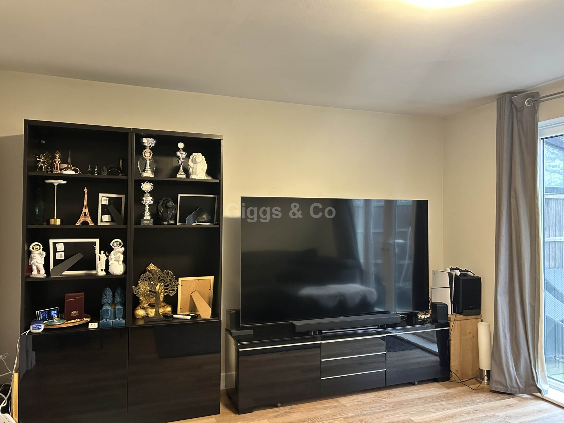 4 bed town house to rent in Linton Close, St Neots 3