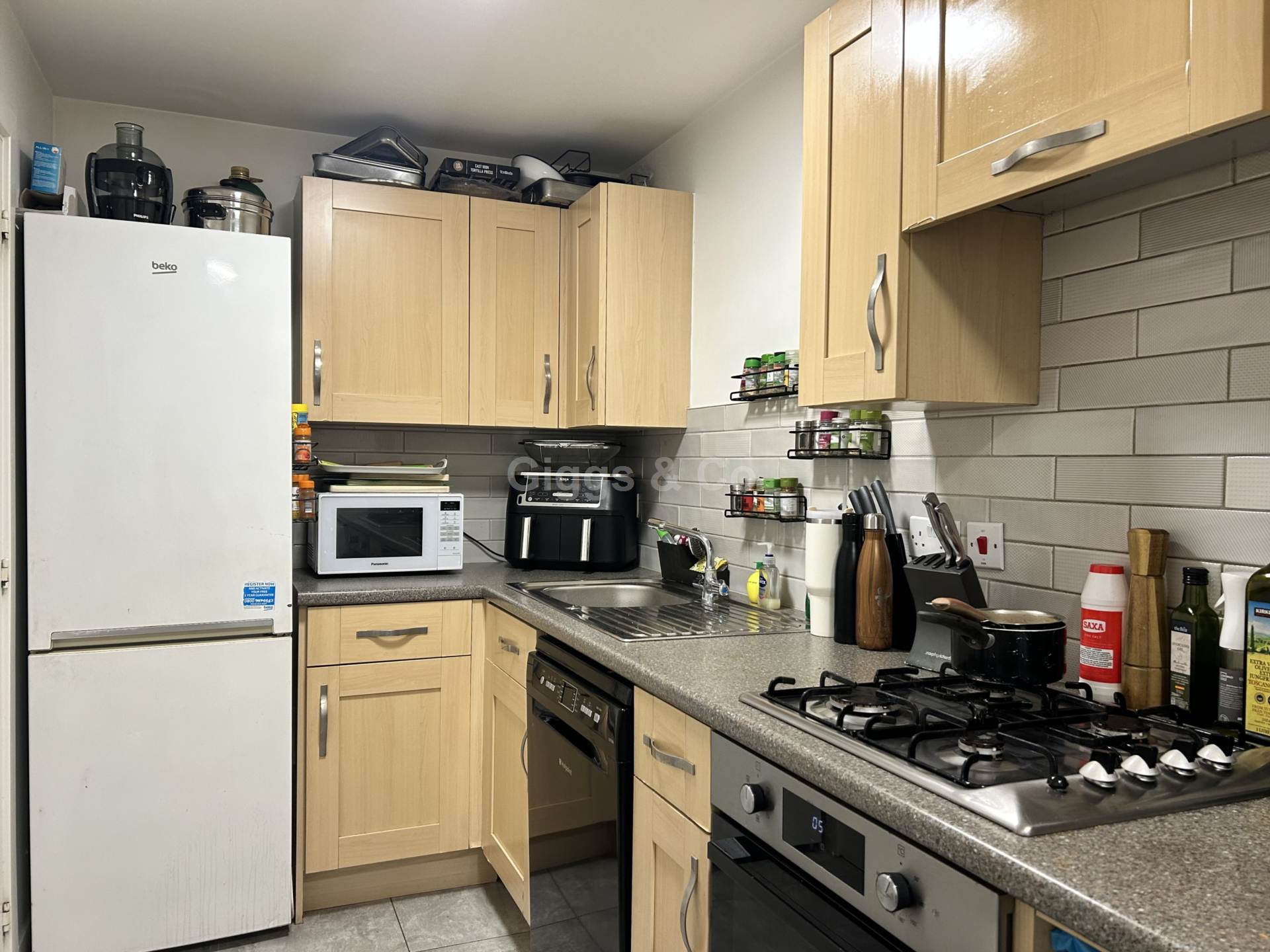 4 bed town house to rent in Linton Close, St Neots  - Property Image 7