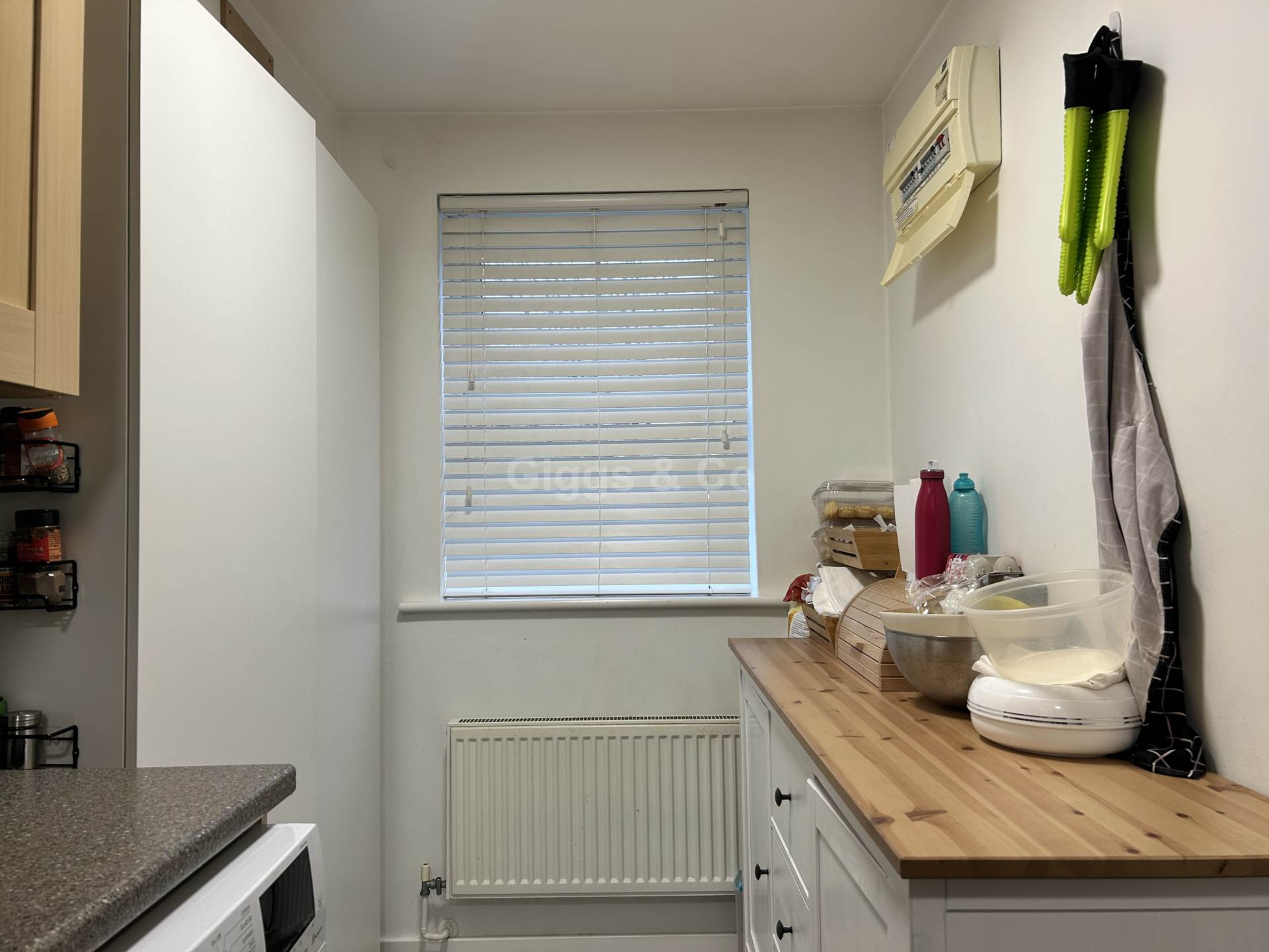 4 bed town house to rent in Linton Close, St Neots 7