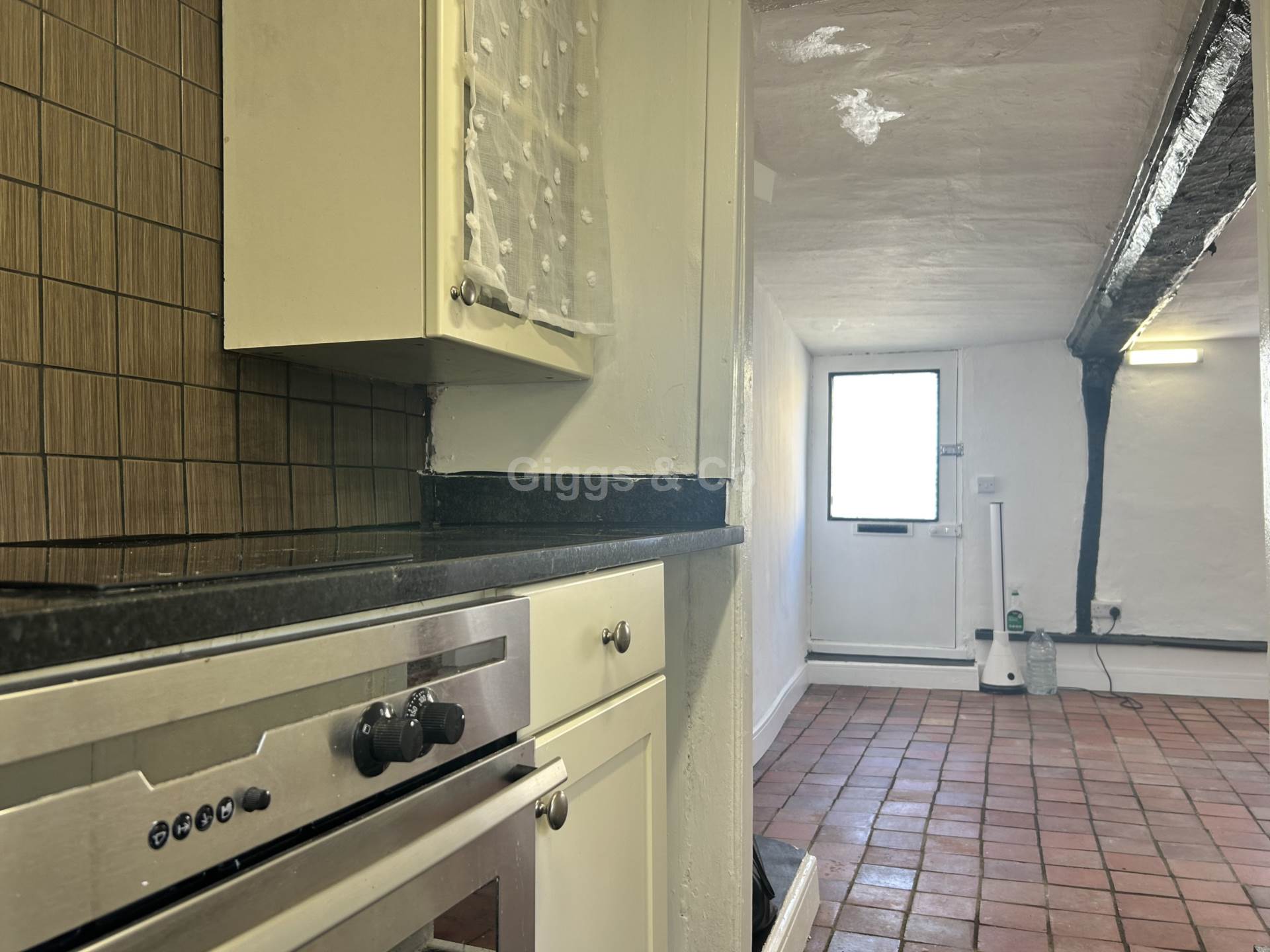 1 bed terraced house to rent in High Street, Huntingdon  - Property Image 5