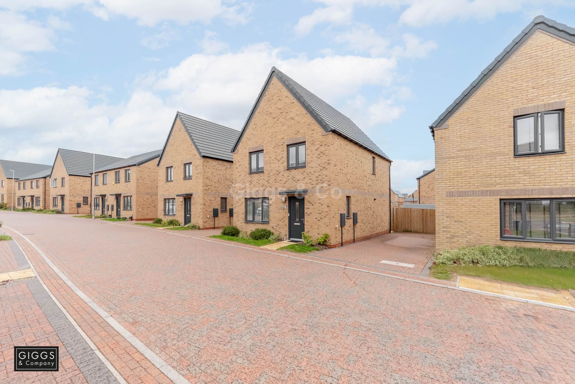 A beautifully presented four bedroom home situated within the Wintringham Estate, St.Neots. Offering spacious accommodation throughout, this property MUST be viewed to be appreciated.  AVAILABLE MID JULY