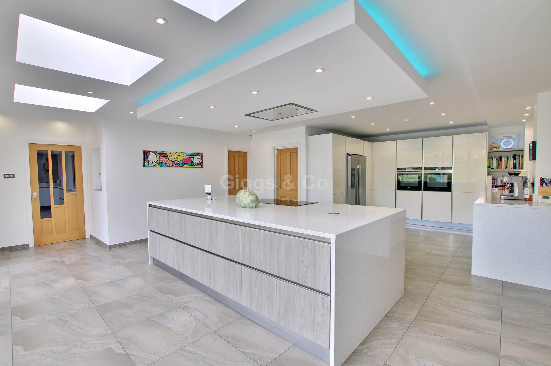 7 bed detached house to rent in Mill Road, Huntingdon  - Property Image 4