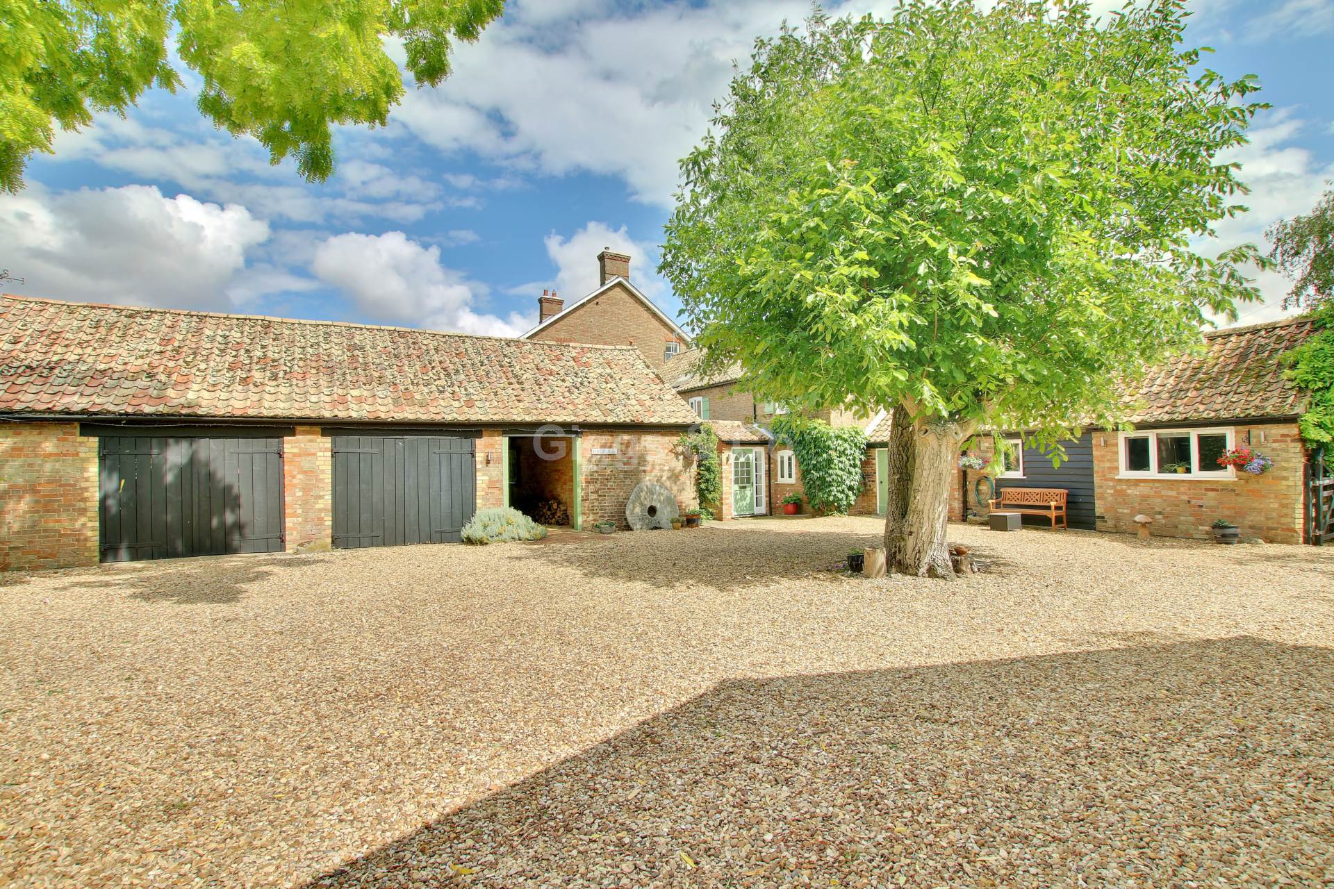 7 bed detached house to rent in Mill Road, Huntingdon  - Property Image 19