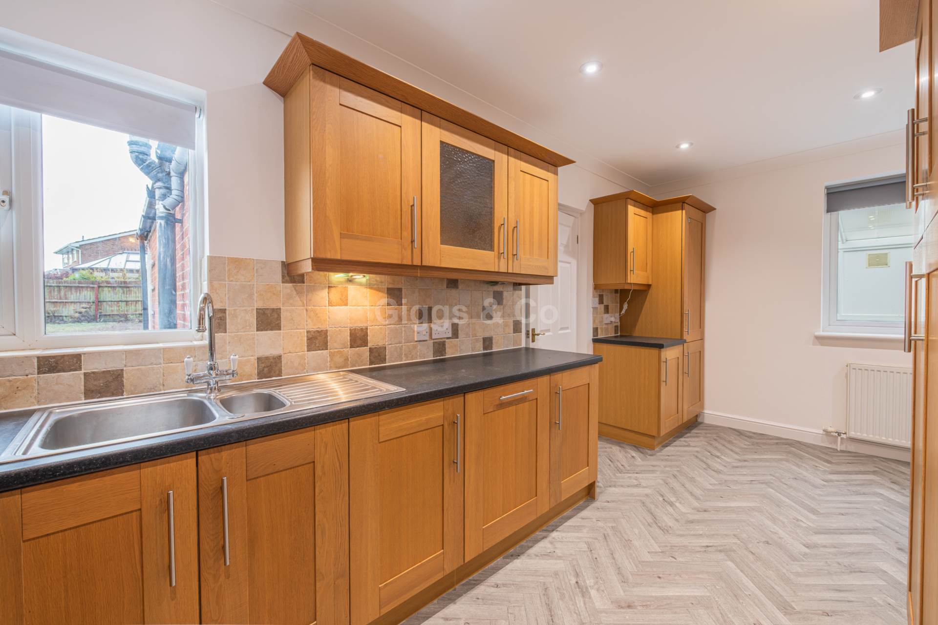 4 bed bungalow to rent in Cross Hall Road, St Neots  - Property Image 5