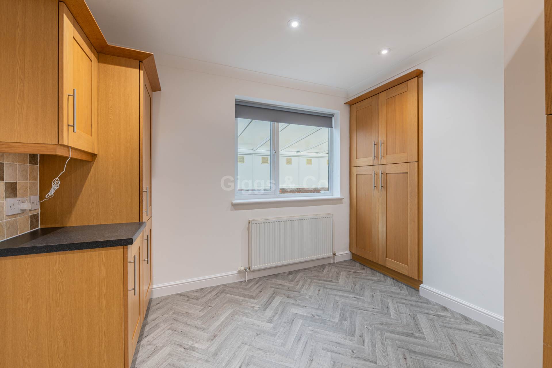 4 bed bungalow to rent in Cross Hall Road, St Neots 7