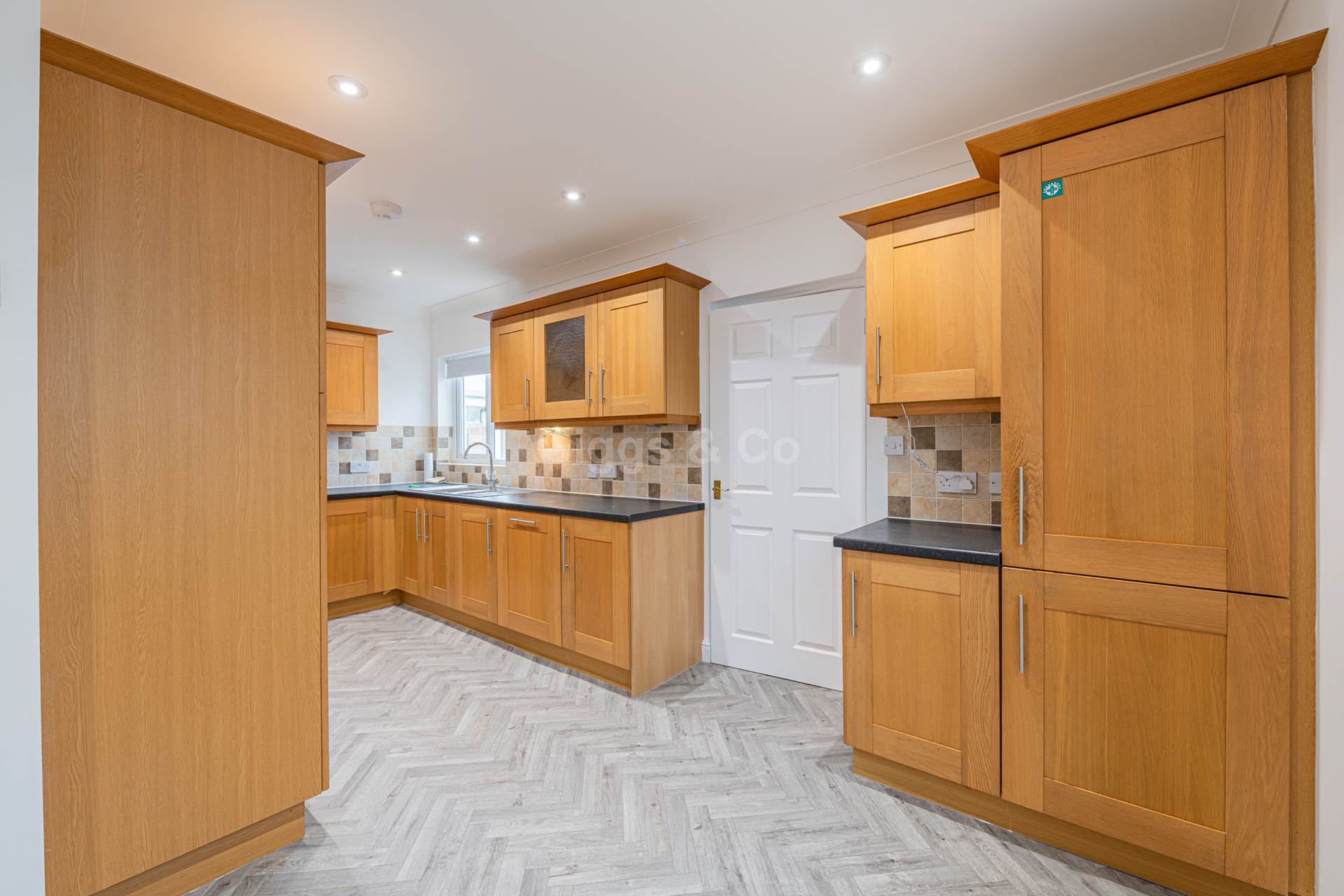 4 bed bungalow to rent in Cross Hall Road, St Neots  - Property Image 9