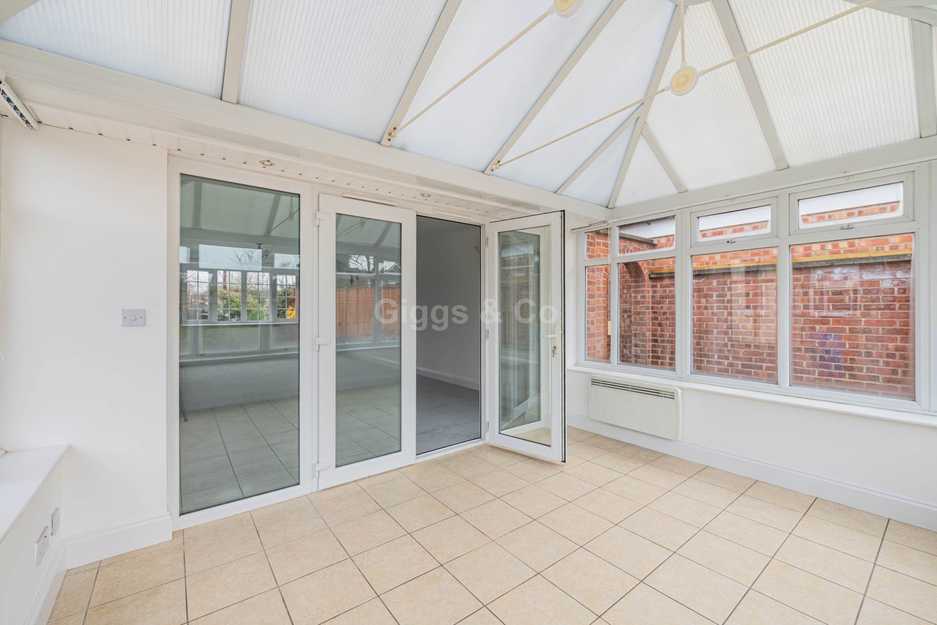 4 bed bungalow to rent in Cross Hall Road, St Neots  - Property Image 19