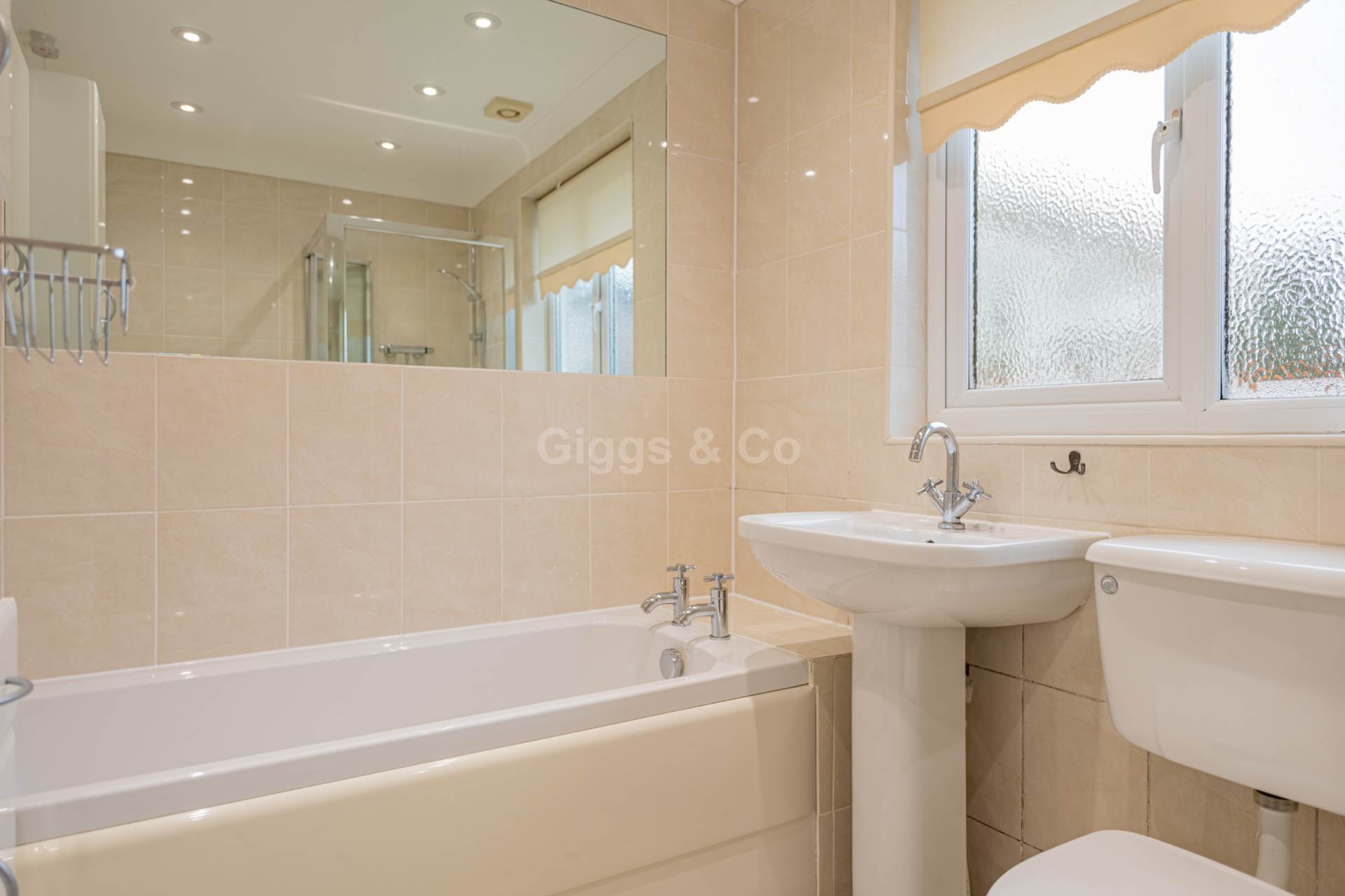 4 bed bungalow to rent in Cross Hall Road, St Neots 26