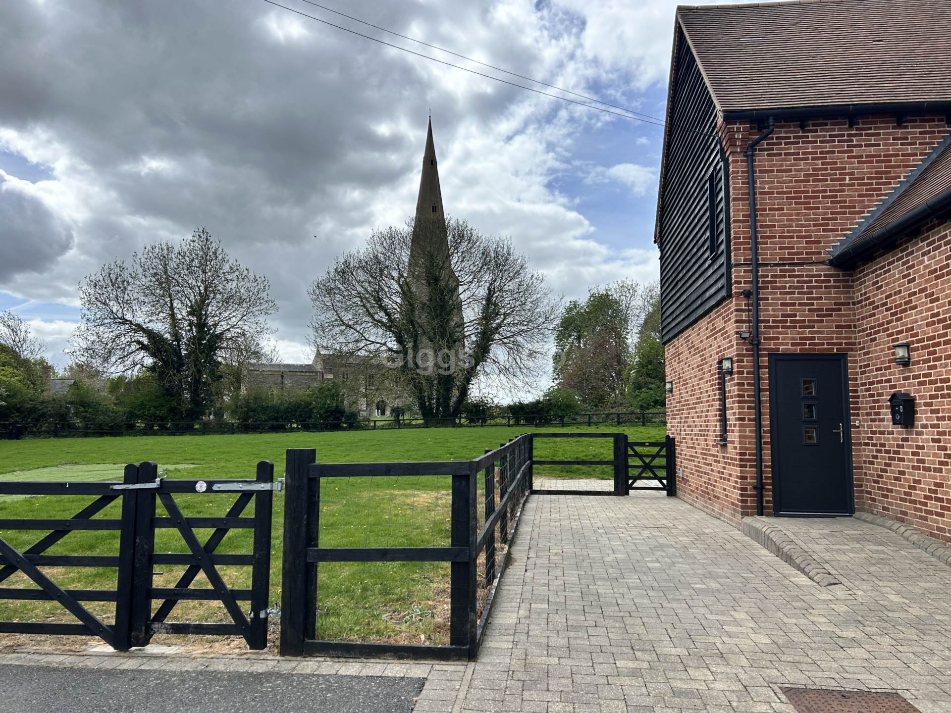 4 bed detached house to rent in Chandlers, Huntingdon 39