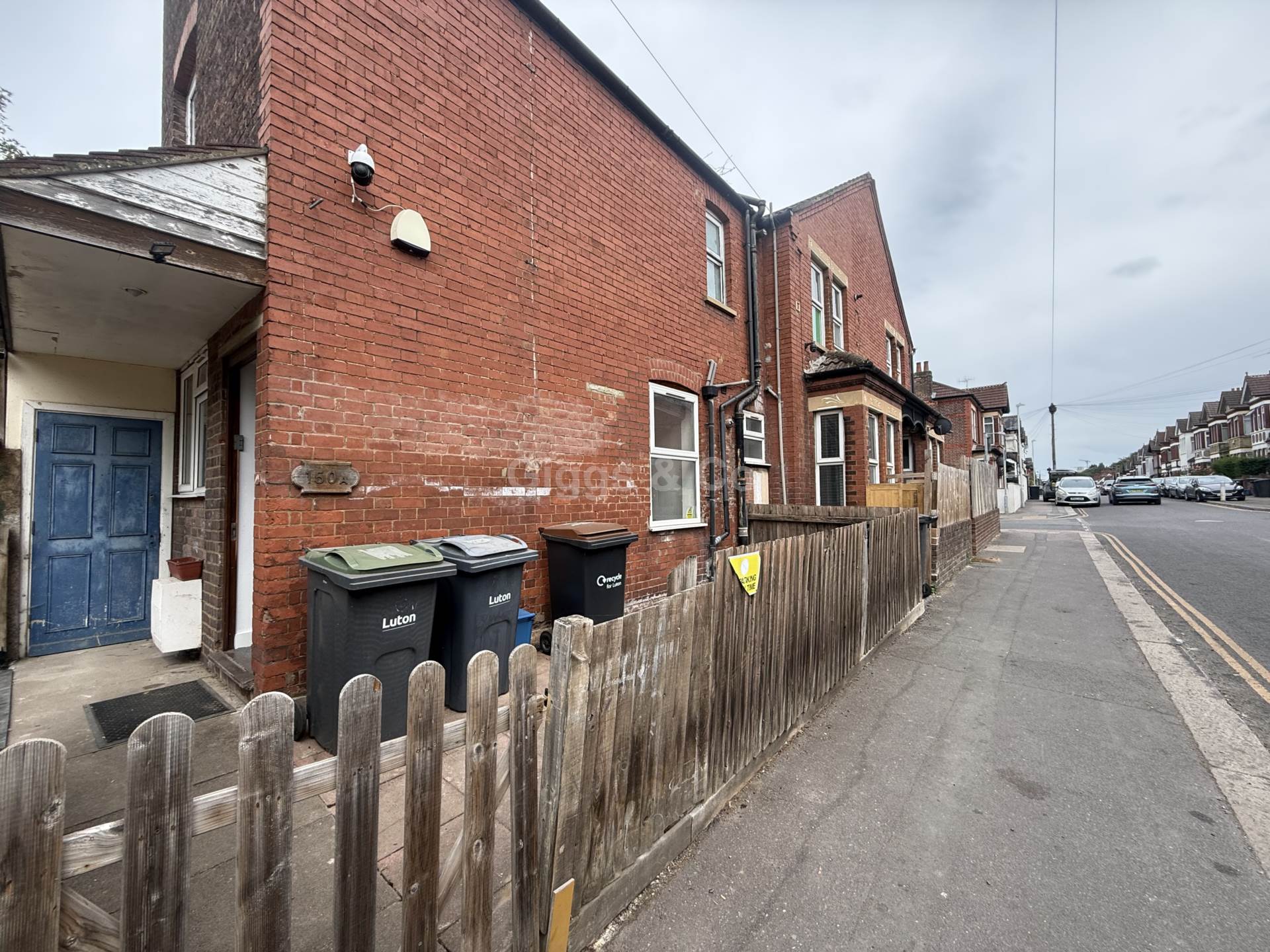 2 bed maisonette to rent in Ashburnham Road, Luton - Property Image 1