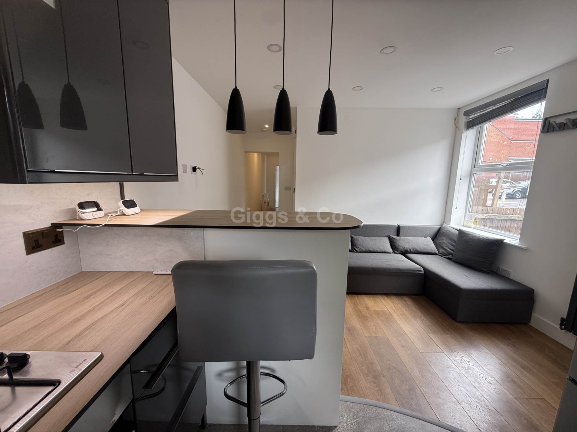 2 bed maisonette to rent in Ashburnham Road, Luton  - Property Image 4