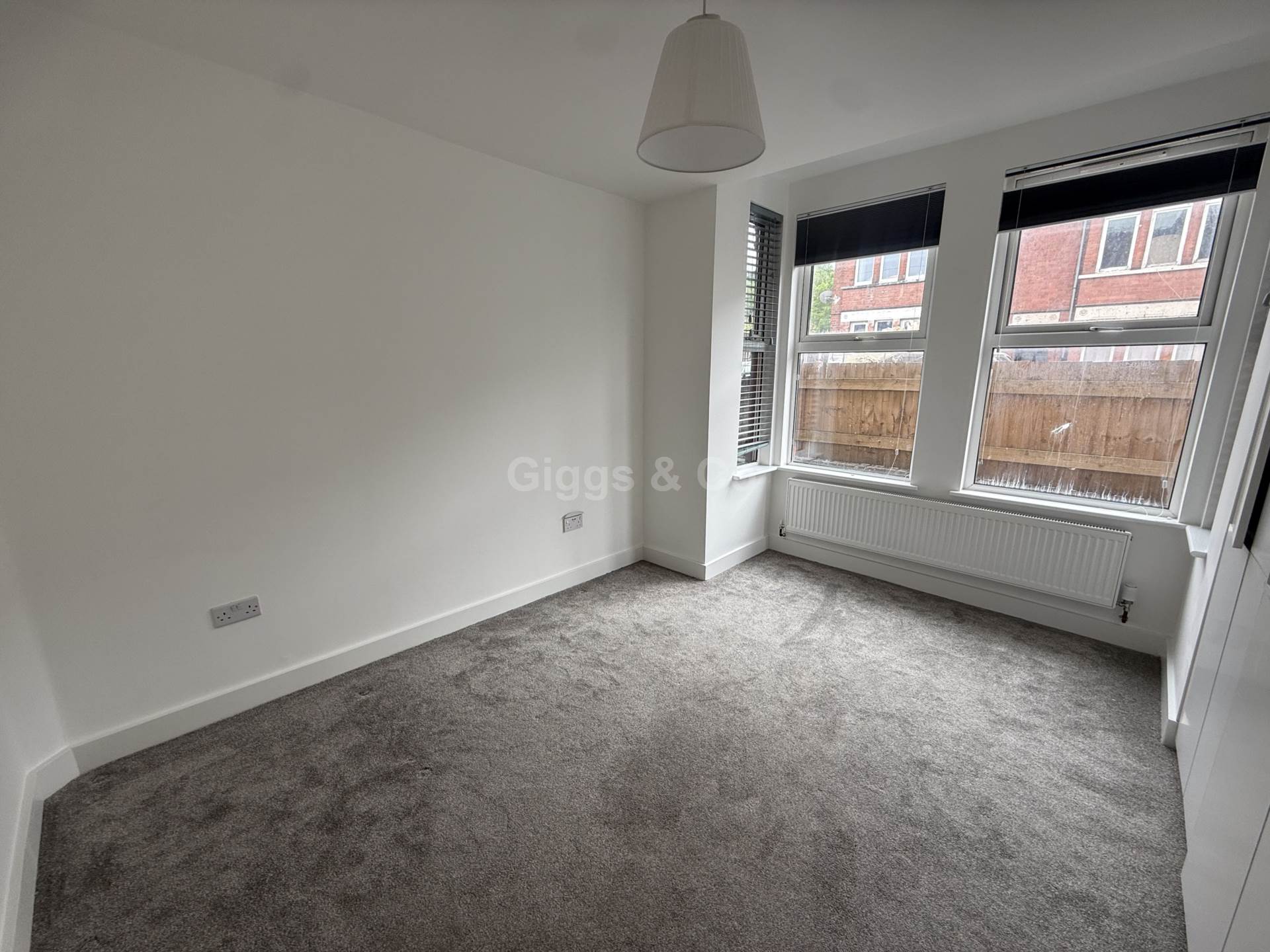 2 bed maisonette to rent in Ashburnham Road, Luton  - Property Image 8