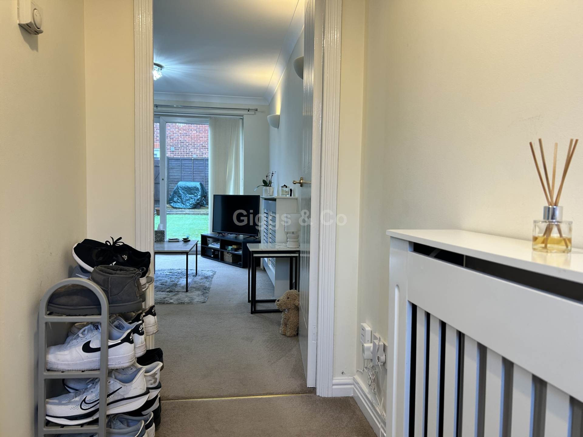 2 bed house to rent in Admirals Way, St Neots 1