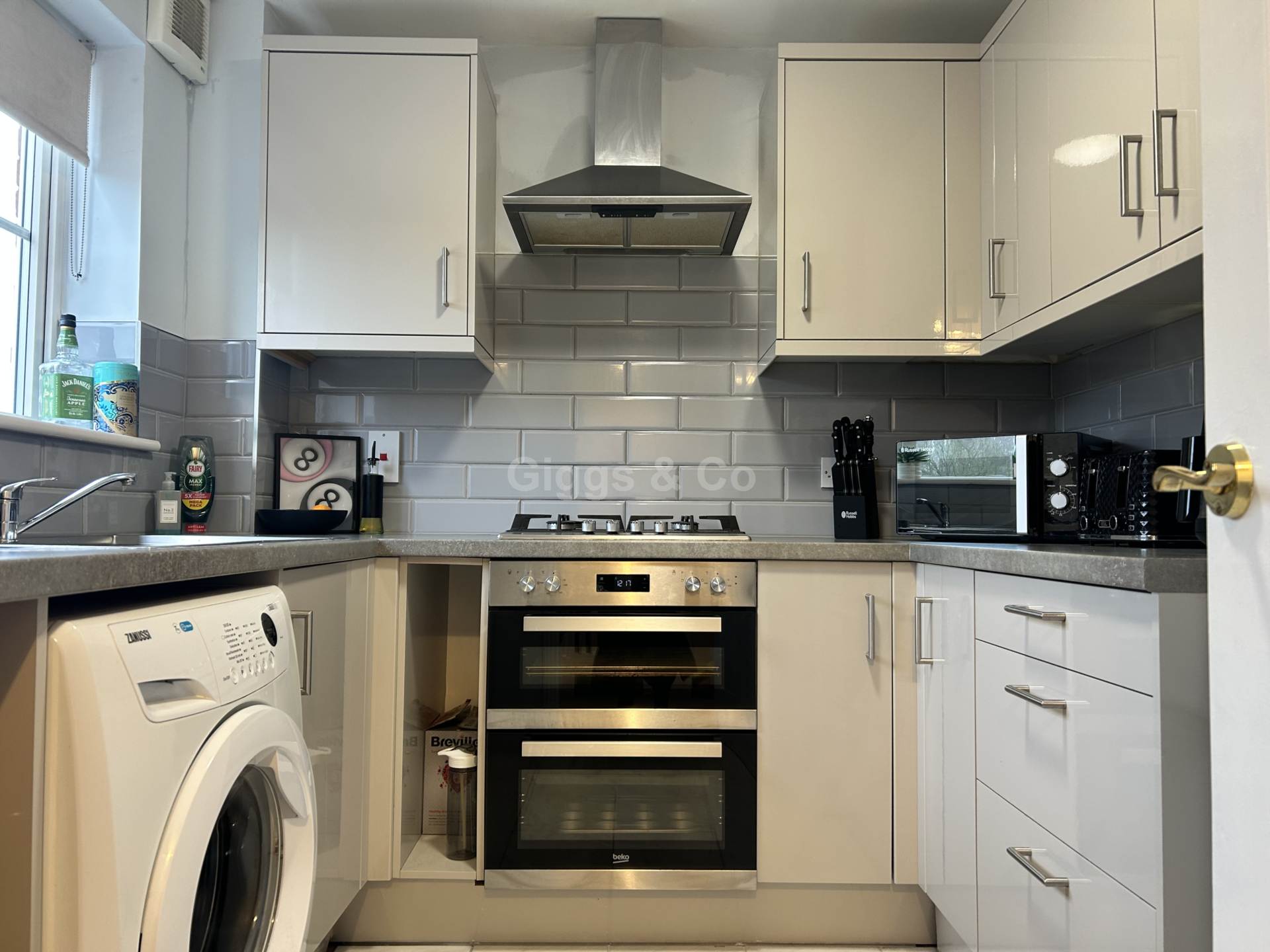 2 bed house to rent in Admirals Way, St Neots 2