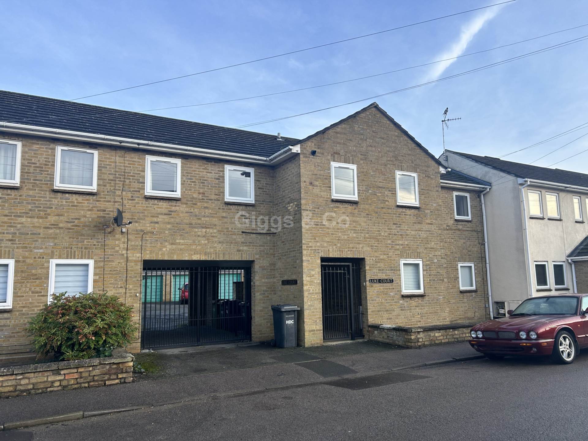 A spacious two bedroom apartment situated in Eynesbury, St.Neots. Comprising of entrance hallway, kitchen, great sized lounge, two double bedrooms and bathroom with shower over the bath. AVAILABLE MID JANUARY
