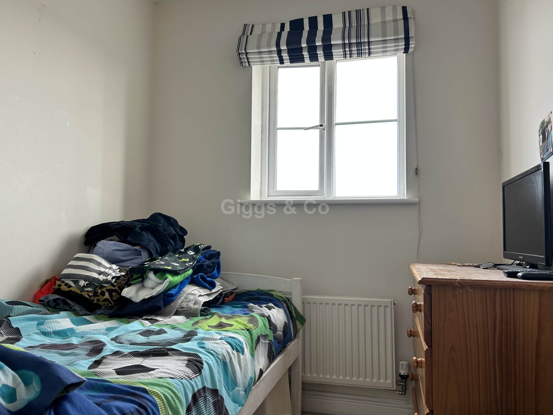 4 bed town house to rent in Dramsell Rise, St Neots 12