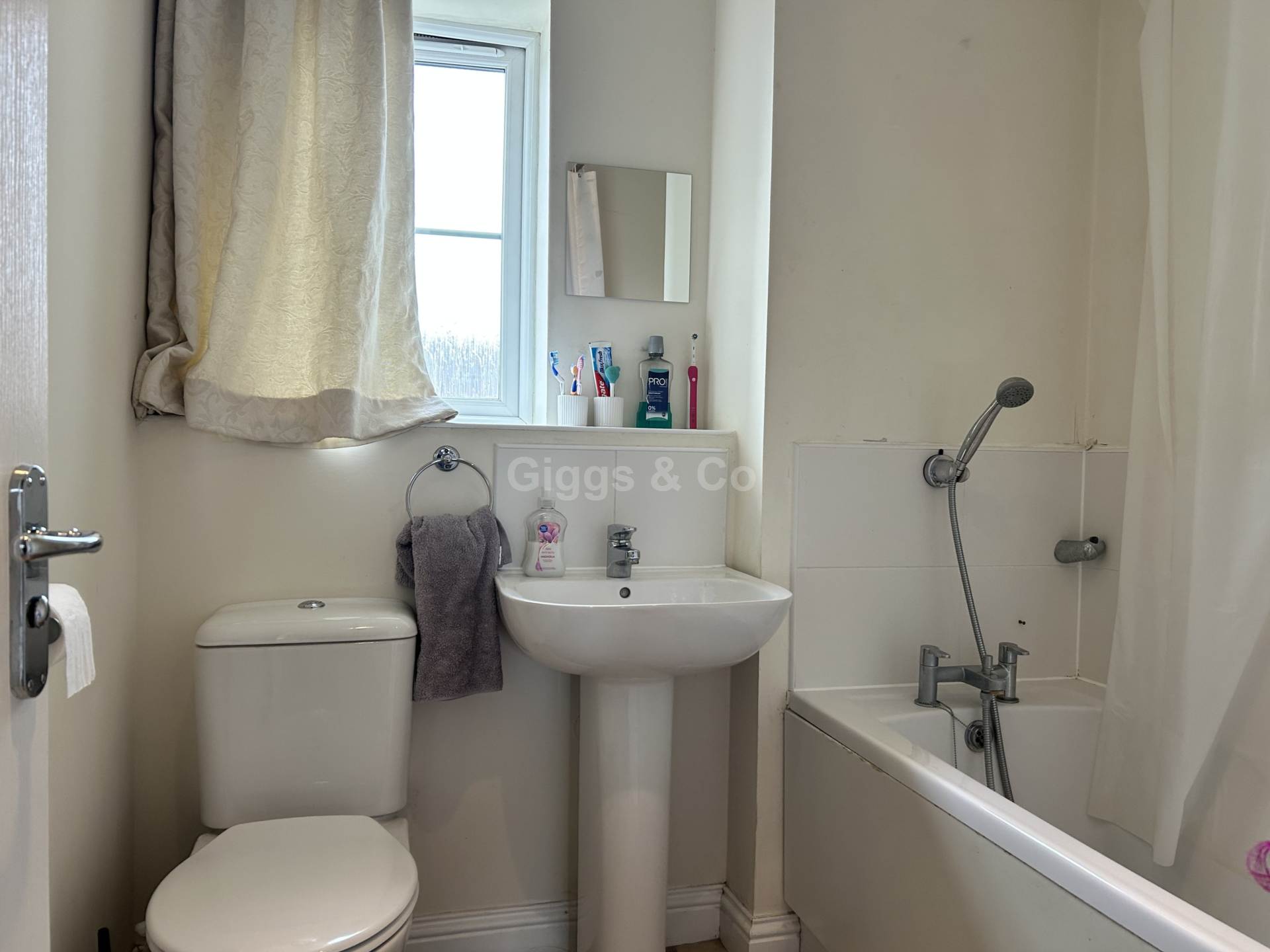 4 bed town house to rent in Dramsell Rise, St Neots 17