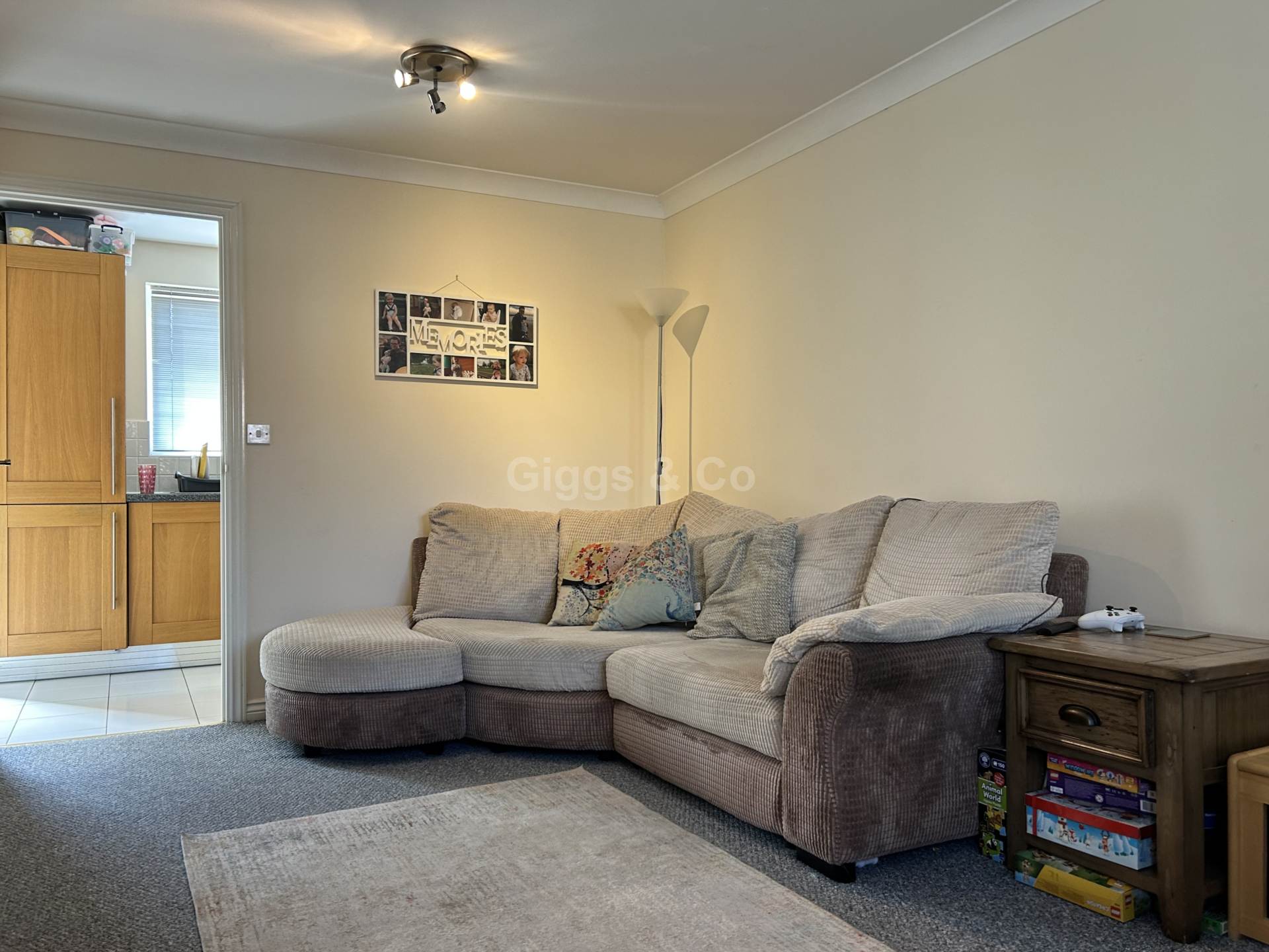 2 bed house to rent in Bevington Way, Eynesbury, St Neots 1