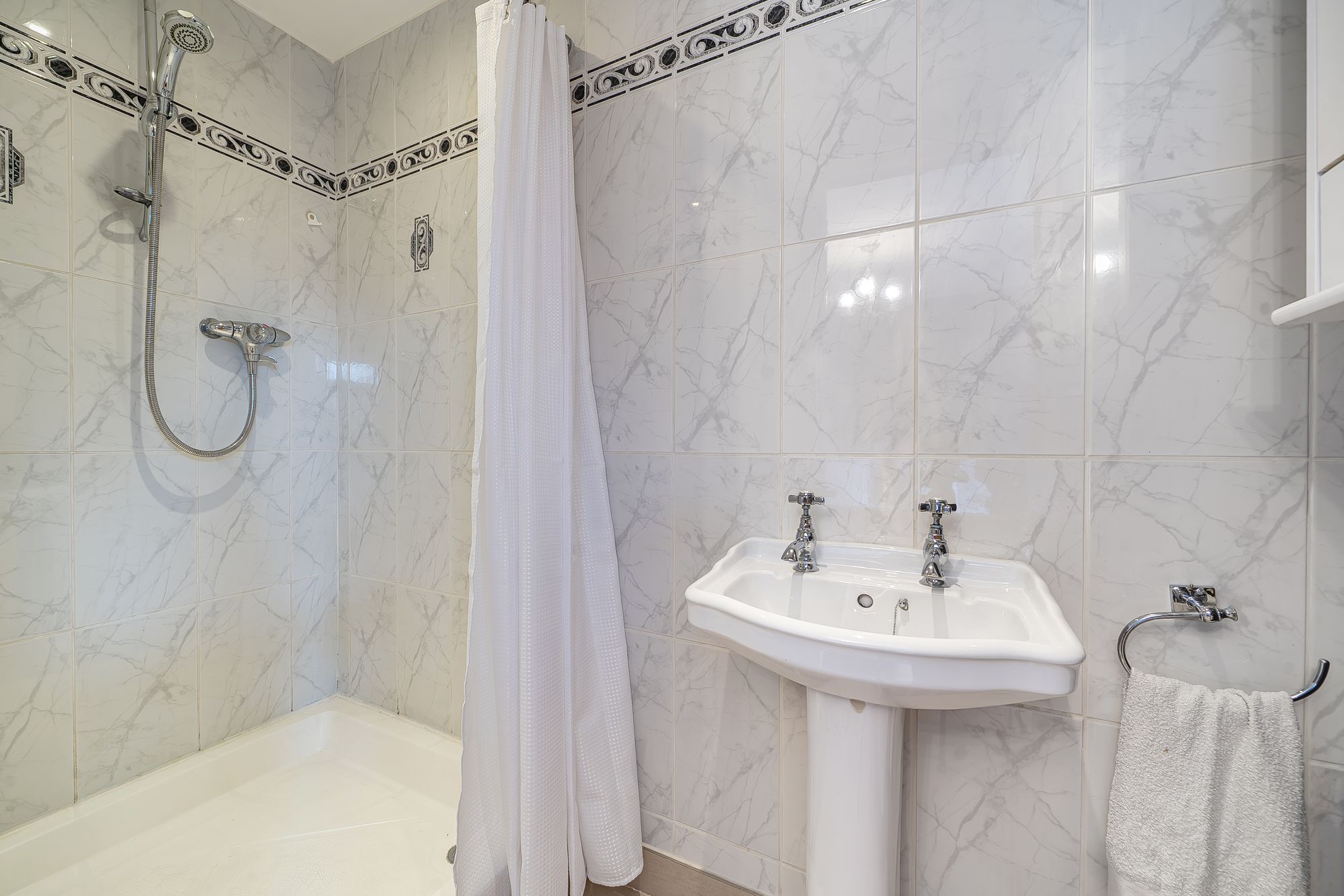 4 bed detached house for sale in Paddock Close, Pershore  - Property Image 10