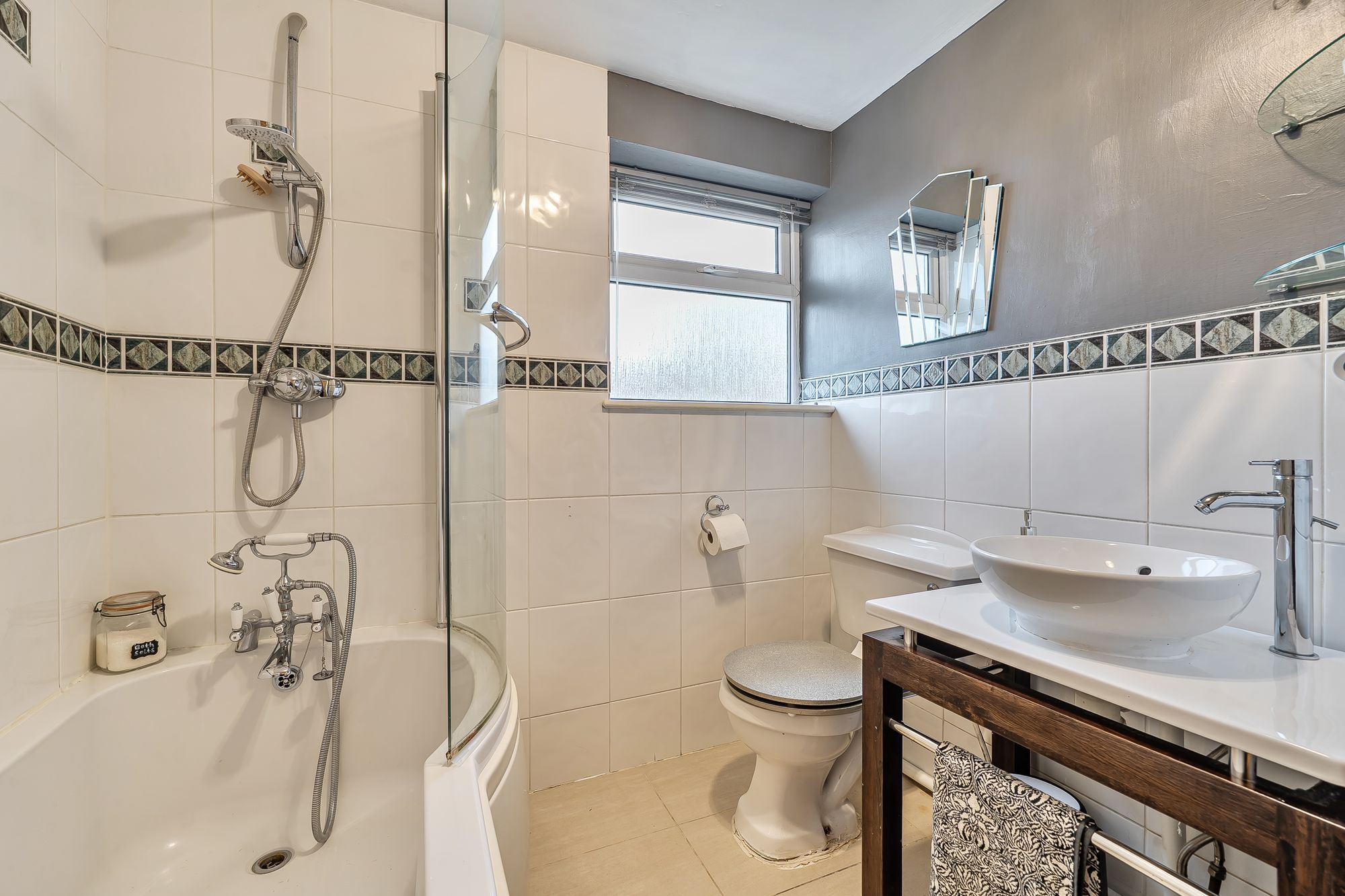 4 bed detached house for sale in Paddock Close, Pershore 13