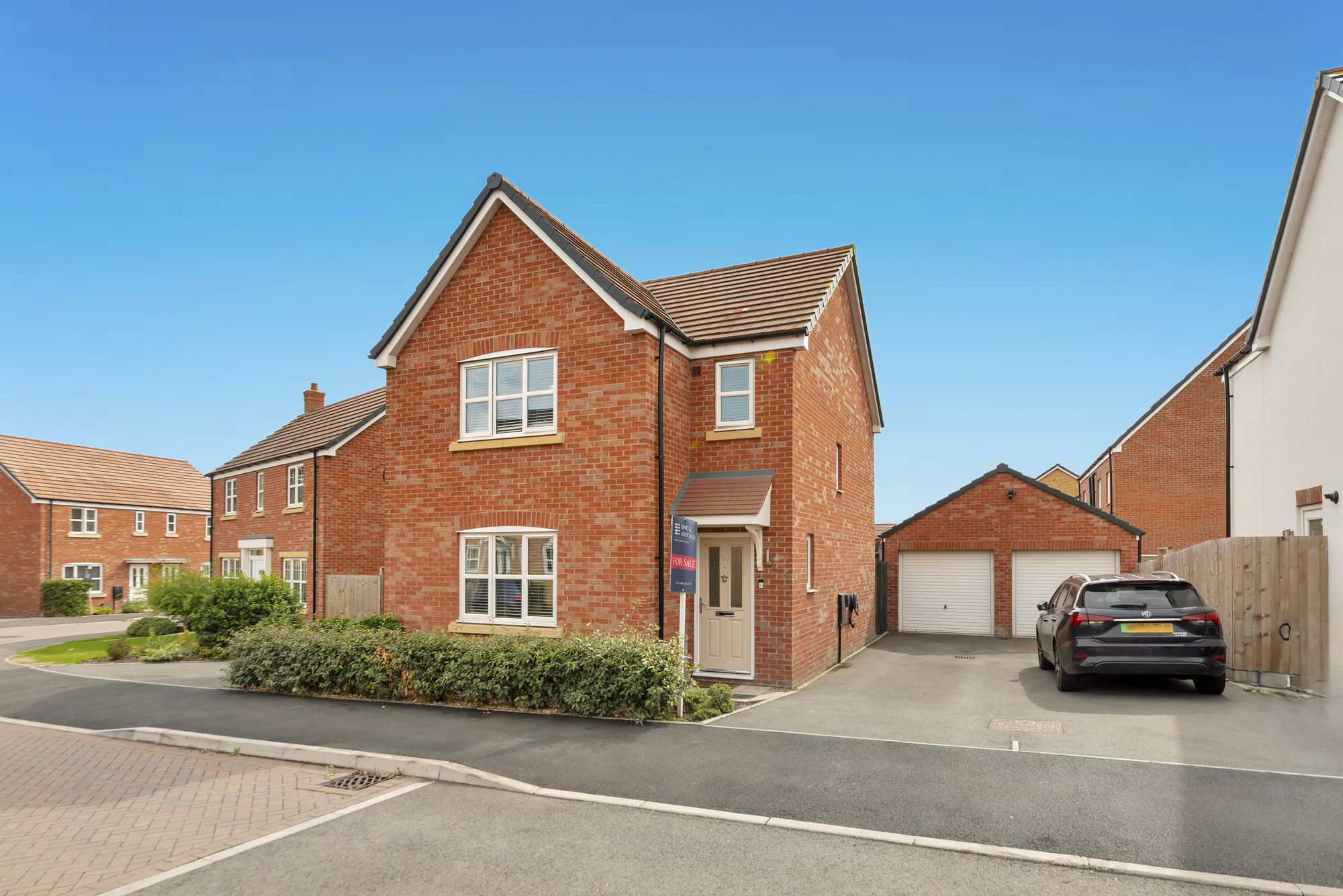 3 bed detached house for sale in Skylark Rise, Worcester - Property Image 1